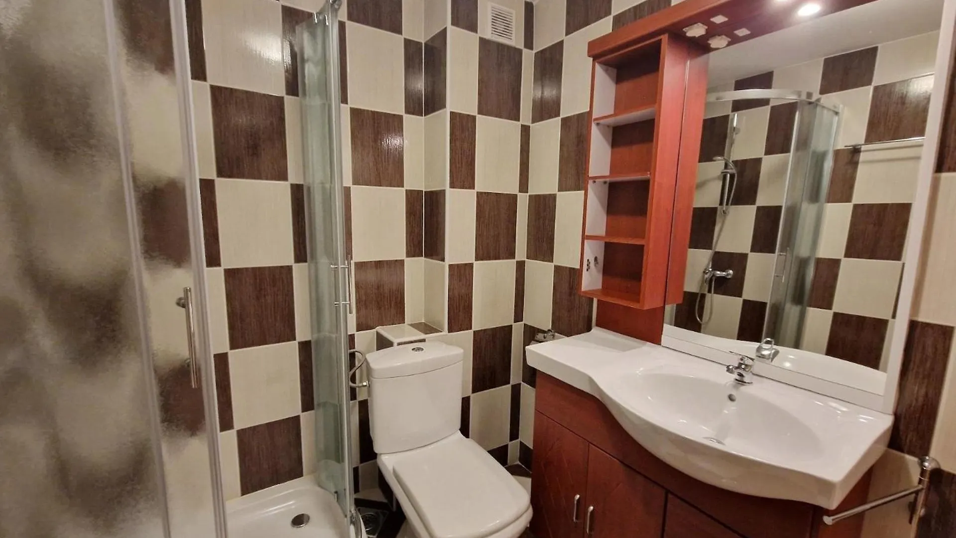 Modern Eingerichtete Apartment Fuer 4 Personen Ideal Fuer Famillien Mit Kinder Im Zentrum Von Baska
