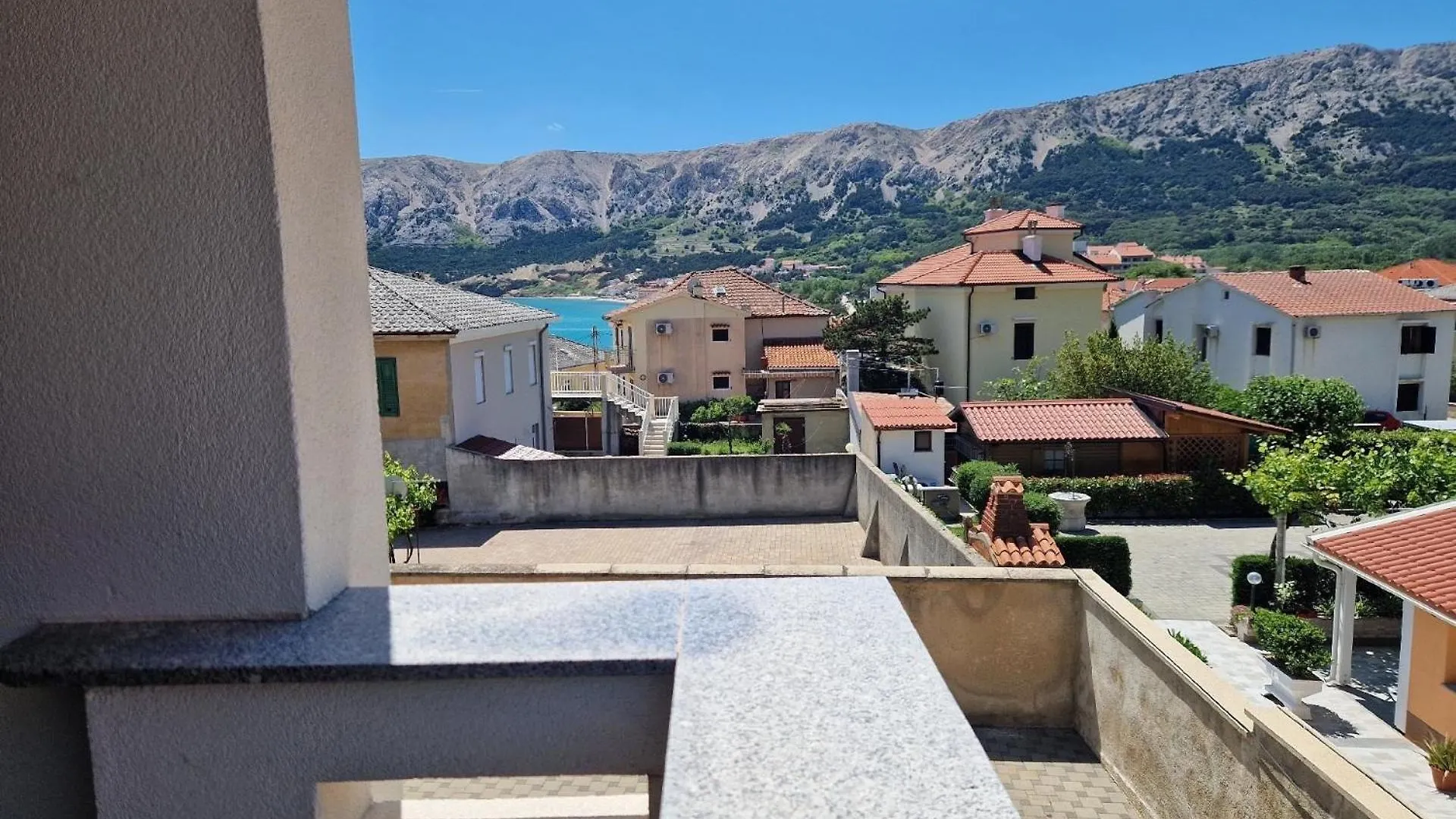Modern Eingerichtete Apartment Fuer 4 Personen Ideal Fuer Famillien Mit Kinder Im Zentrum Von Baska 0*, Baška